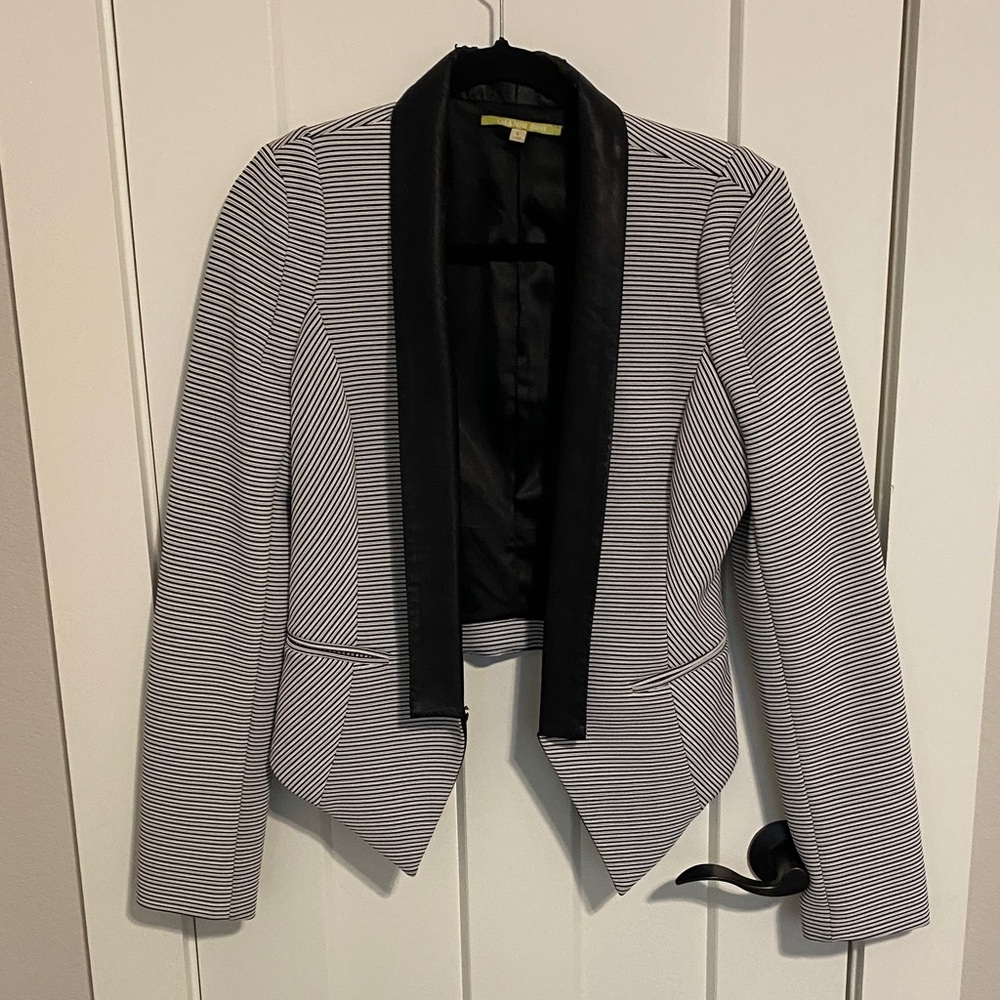 Gianni Bini Black and White Striped Blazer